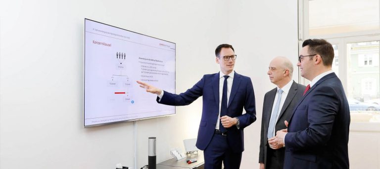 Umwandlungsgesetz: Bedeutung, Auswirkung & steuerliche Konsequenzen - Prof. Dr. Christoph Juhn spricht über Konzernklauseln